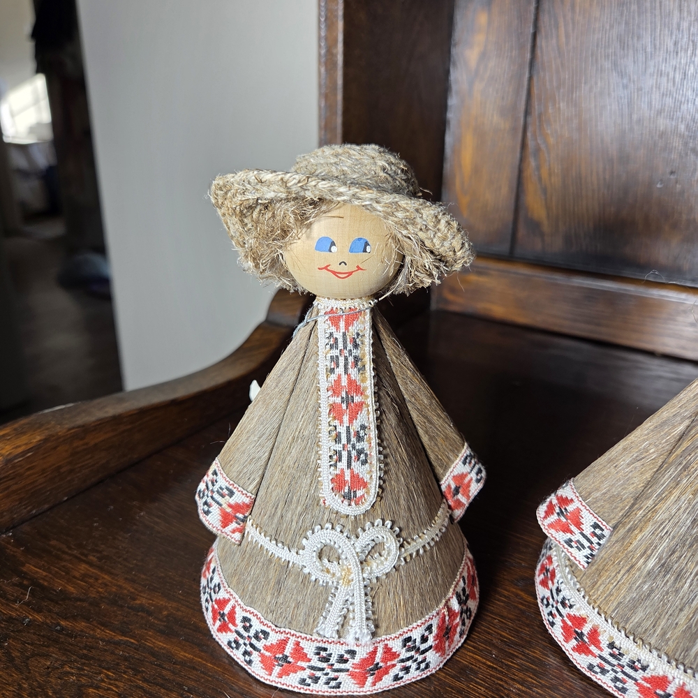 Handcrafted Straw Doll Set with Red and Blue Accents - Picture 4 of 7